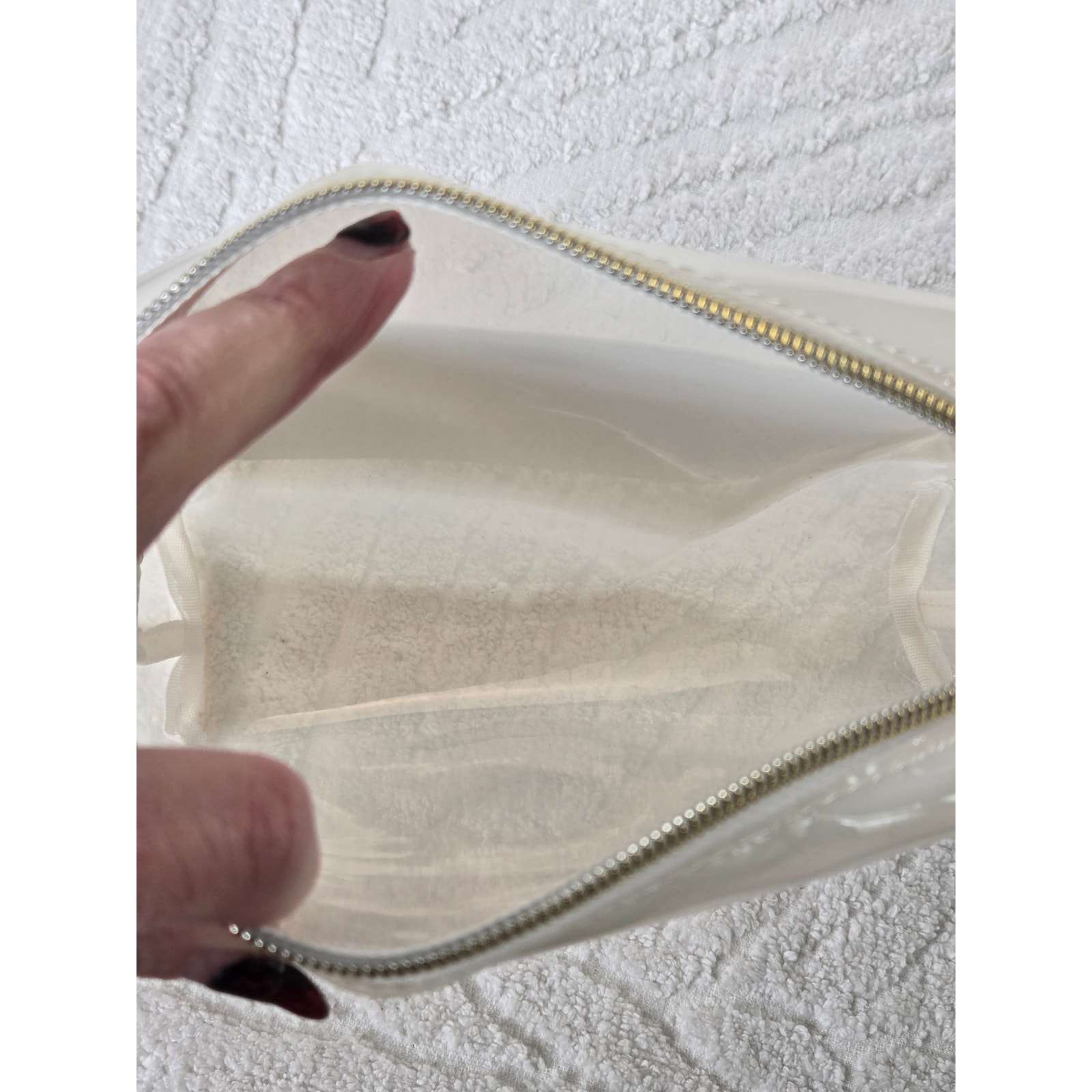 Kendall & Kylie Nwt Cosmetics Makeup Travel Zip Pouch Creamy White — image 6 of 8